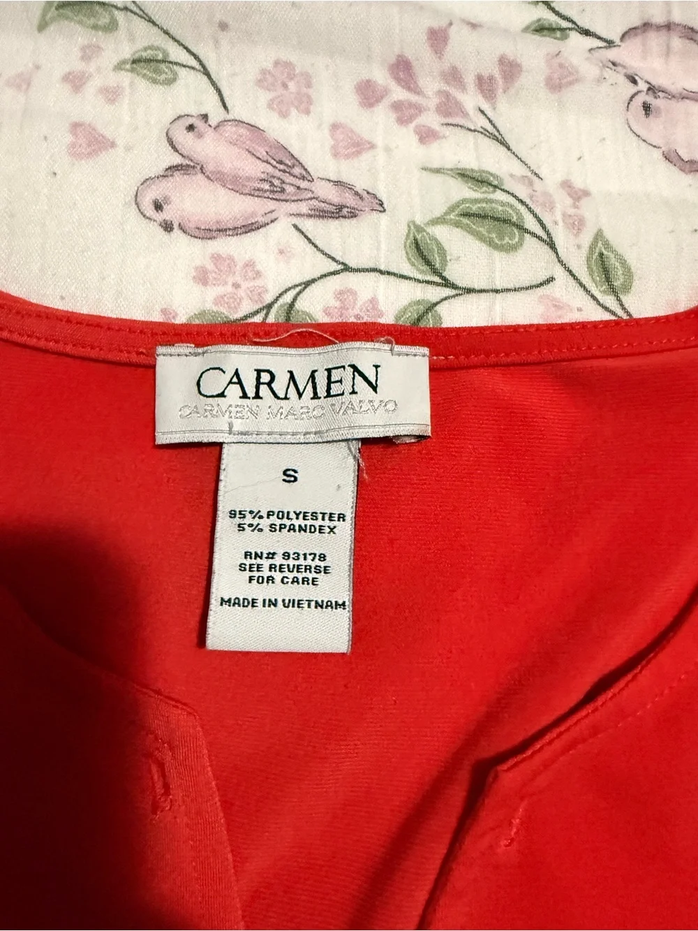 Carmen Marc Valvo Bright Red Short-Sleeve Notch-Neck Tee - Picture 2 of 3